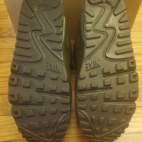 Nike Air Max 90 Essential 'Cargo Khaki' - Picture 5 of 5